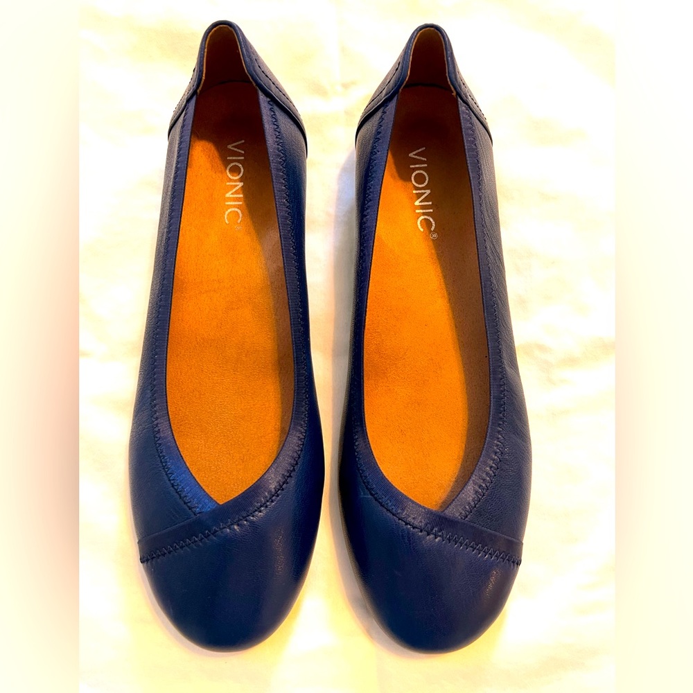 Ladies Vionic ballet flats